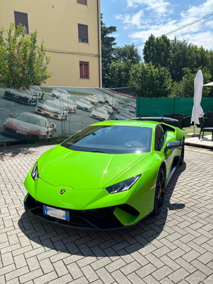 Huracan Performante front