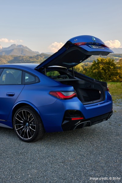 BMW i4 boot open