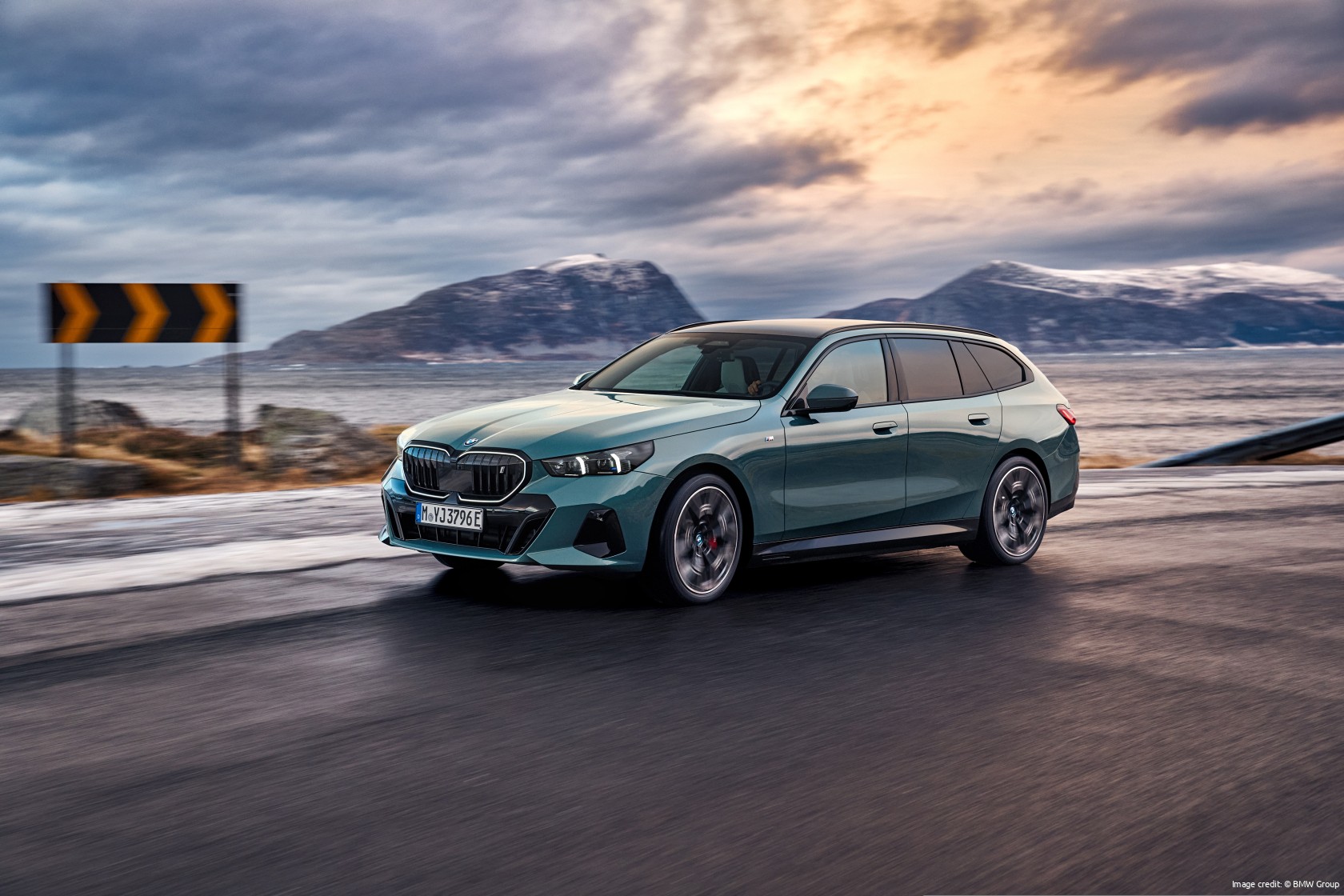 BMW i5 front