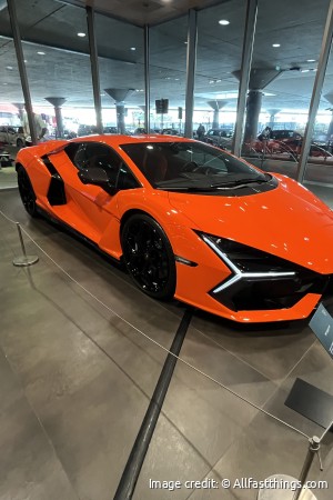 Lamborghini Revuelto