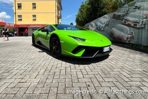 Huracan Performante front side view