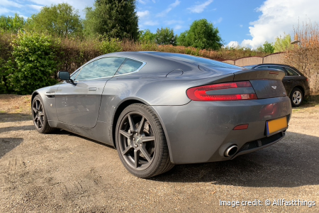 Aston Martin V8 - rear.png