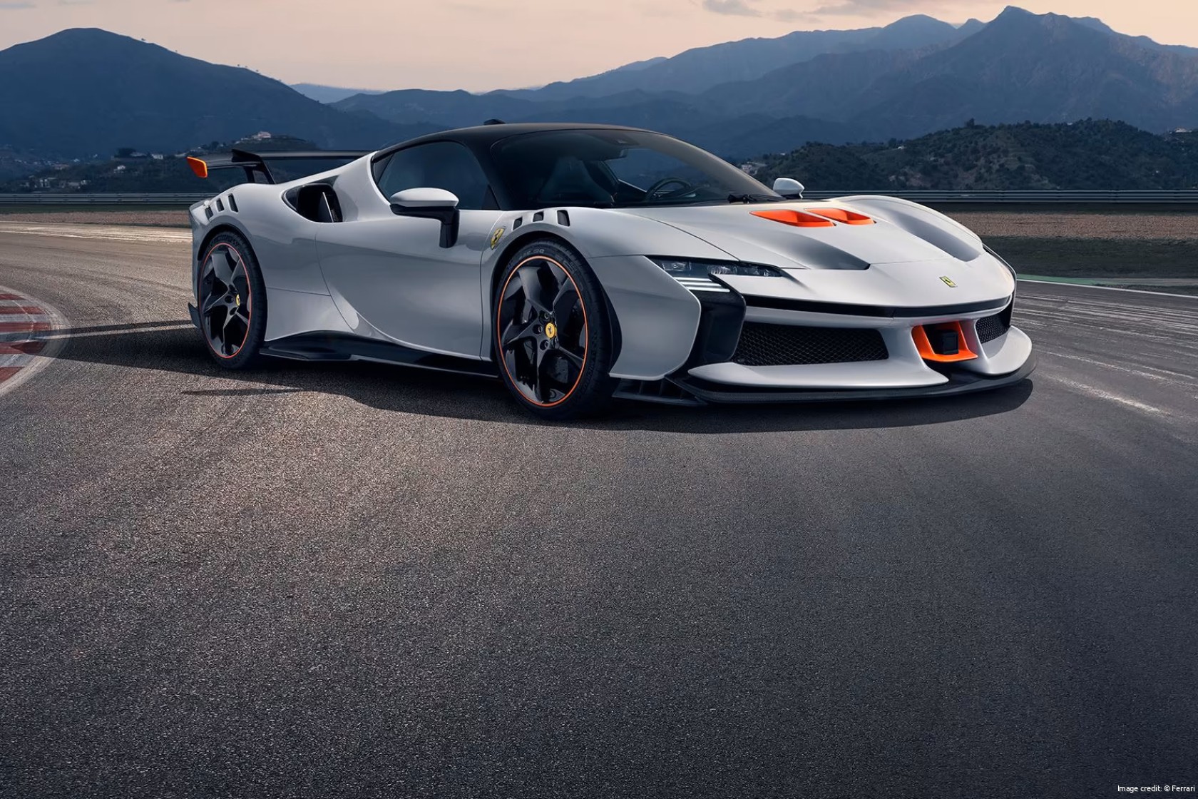 Ferrari SF90 XX Stradale - Front