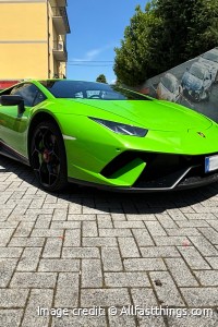 Huracan Performante front side view