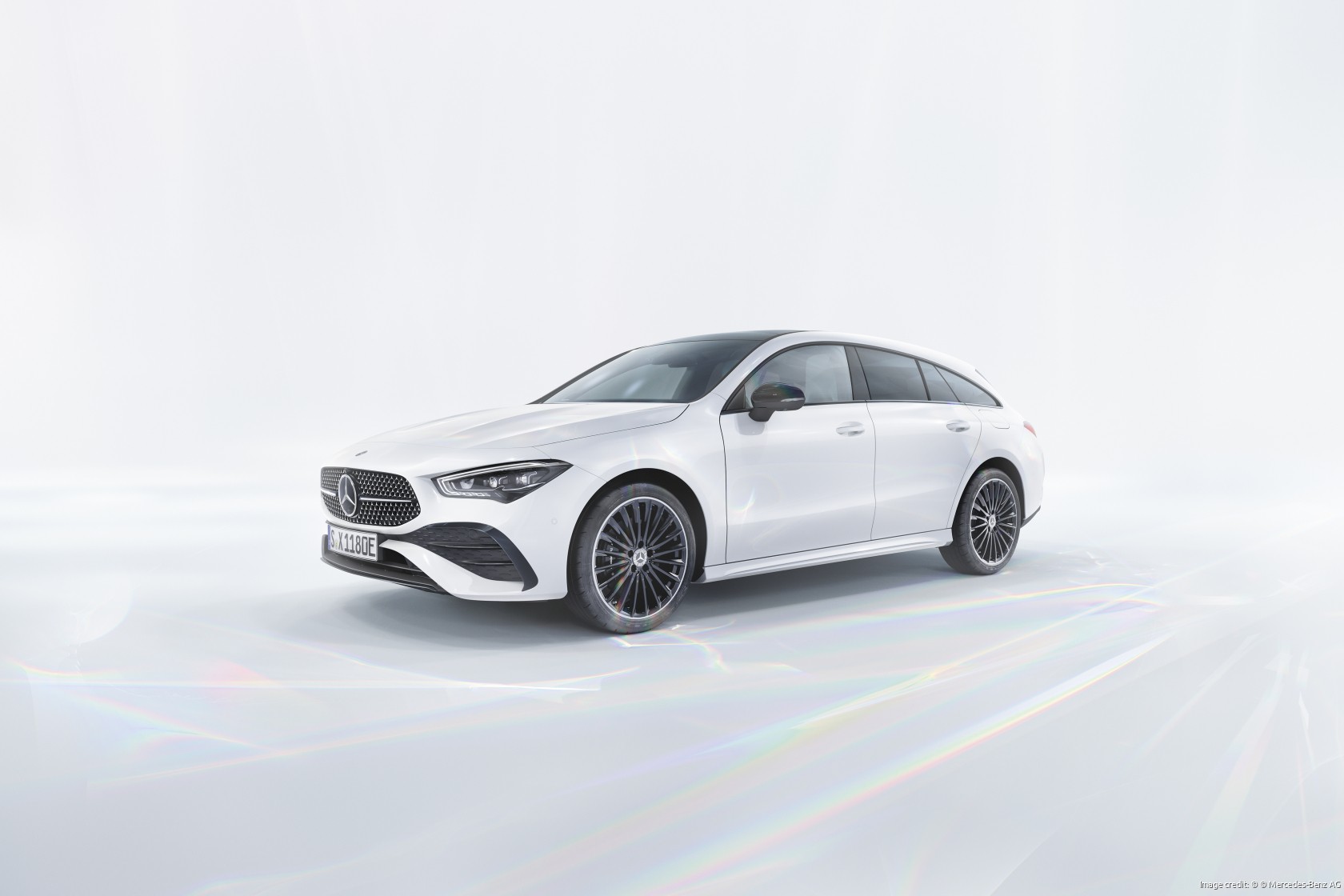Mercedes CLA 250e side view